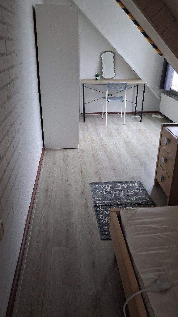 Mooie grote kamer in tilburg wijk reeshof, Minder dan 20 m², Tilburg