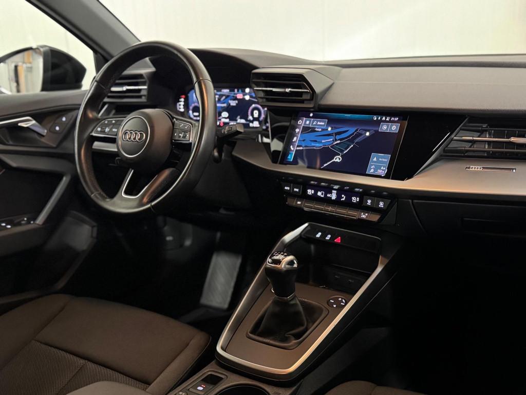 Audi A3 SPORTBACK 30 TFSI S edition 2021 110PK LED/KEYLESS/L, Auto's, Audi, Voorwielaandrijving, Gebruikt, Zwart, Bedrijf