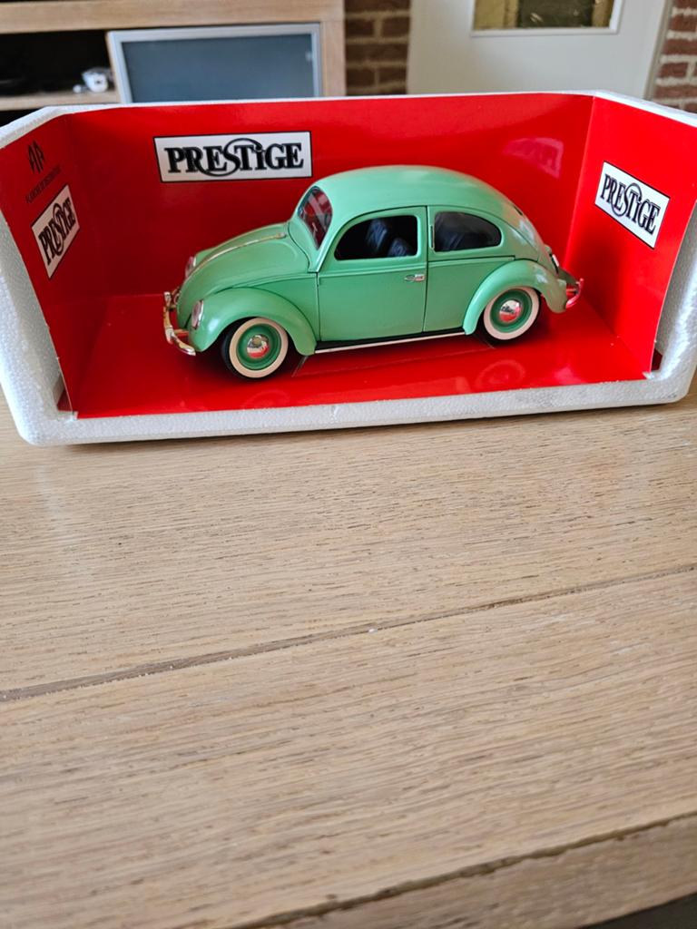 TE KOOP MOOIE SOLIDO VW COCCINELLE SCHAAL 1:17

MERK SOLIDO, Hobby en Vrije tijd, Modelauto's | 1:18, Ophalen of Verzenden, Zo goed als nieuw