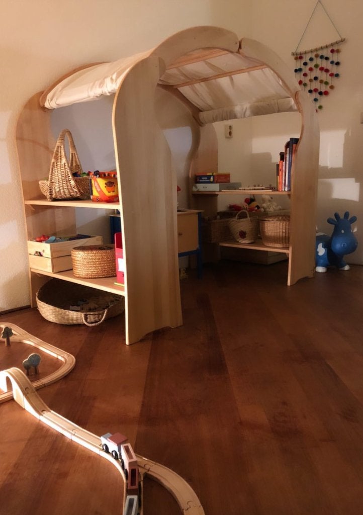 Vrijeschool Playstand, Ophalen, Zo goed als nieuw, Meubelstuk of Keukentje