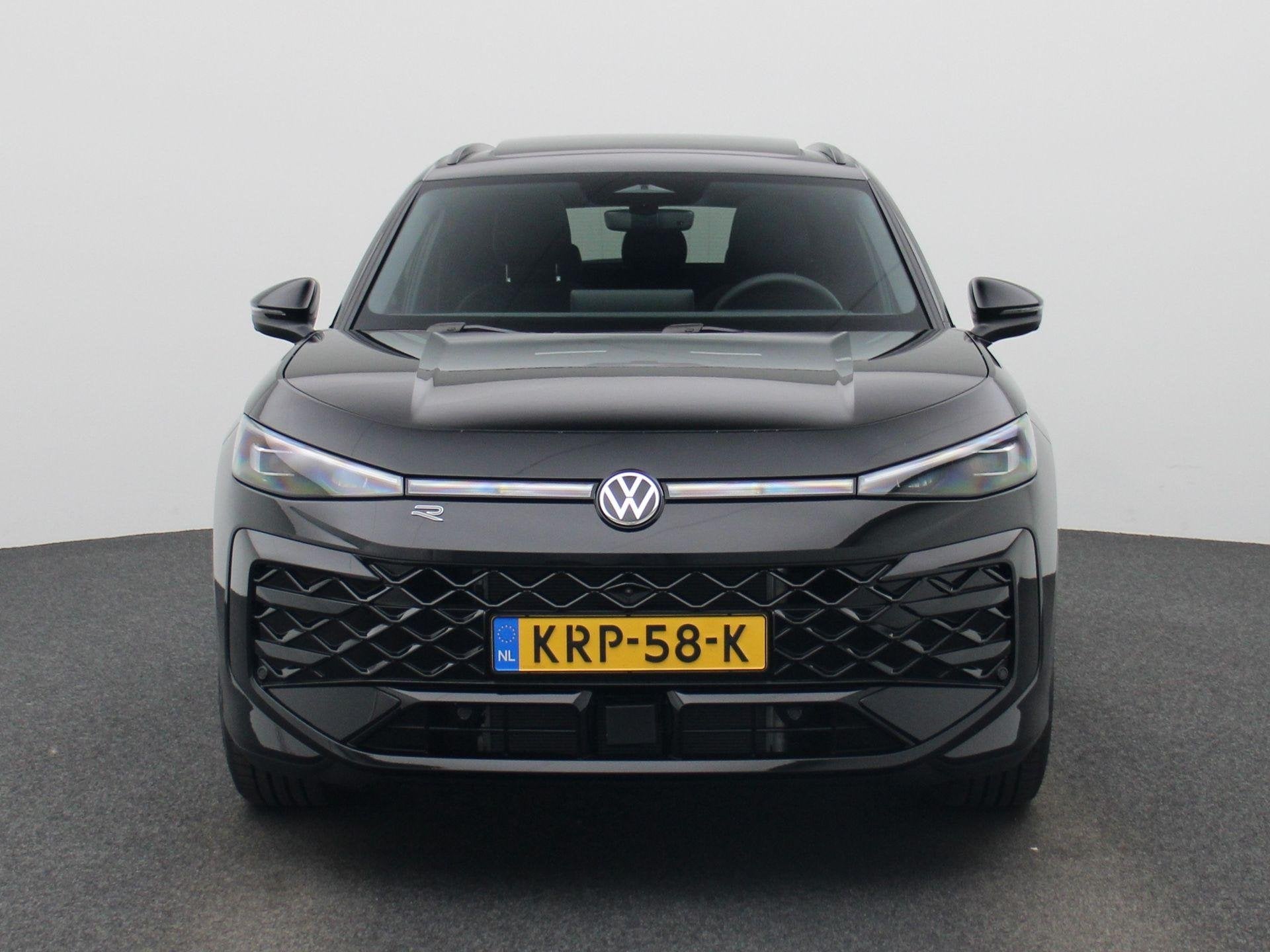 Volkswagen T-Roc 1.5 eTsi R-Line First Edition 150 PK | Demo, 1498 cc, Euro 6, 4 cilinders, Automatische klimaatregeling