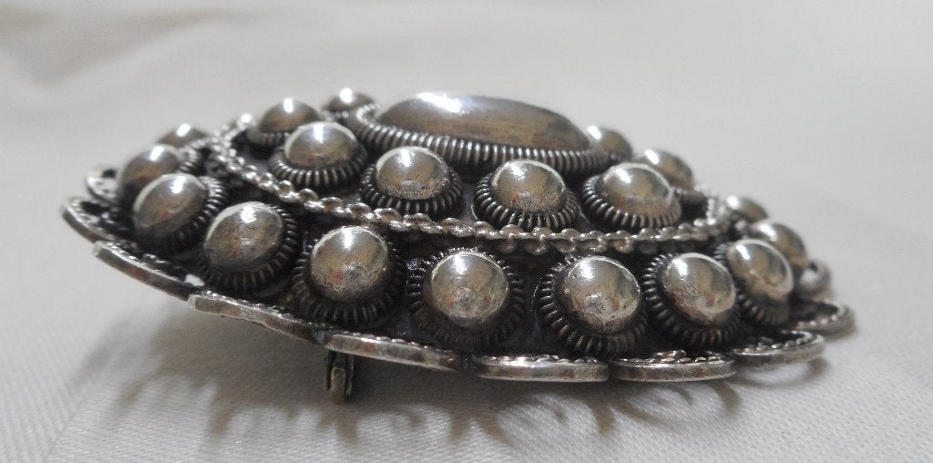 Prachtige grote zilveren ovale Zeeuwse knop broche nr.1466, 4 tot 7 cm, Verzenden, Zo goed als nieuw, Zilver