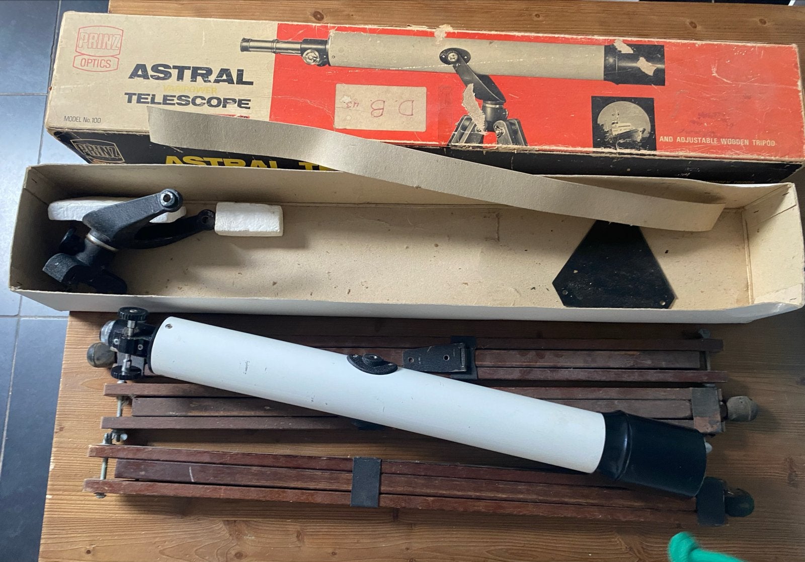 Vintage Prinz Optics Astral Telescoop met Statief, Audio, Tv en Foto, Optische apparatuur | Telescopen, Gebruikt, Lenzentelescoop (refractor)