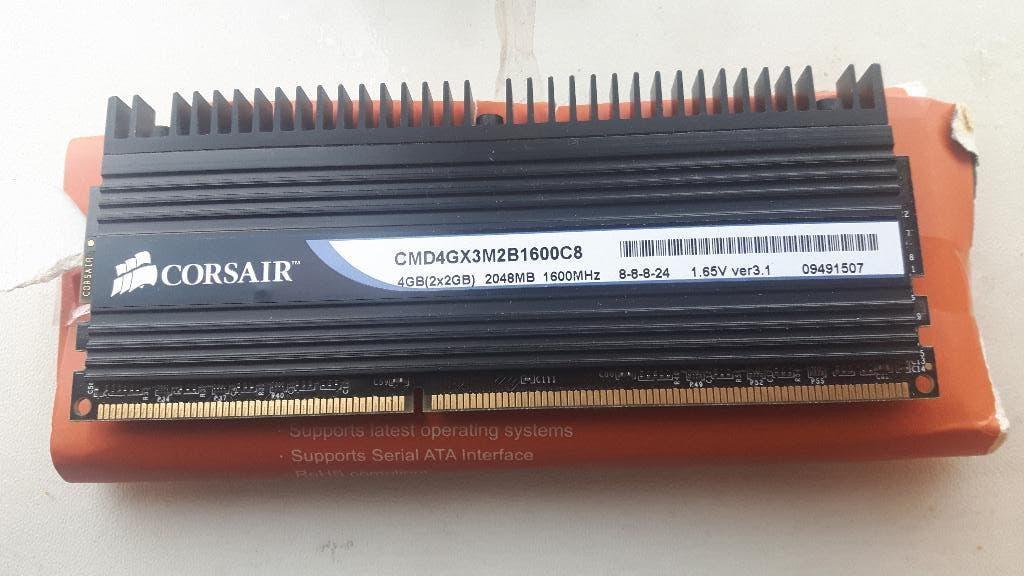 2x corsair, DDR4, Ophalen of Verzenden, Zo goed als nieuw, Desktop