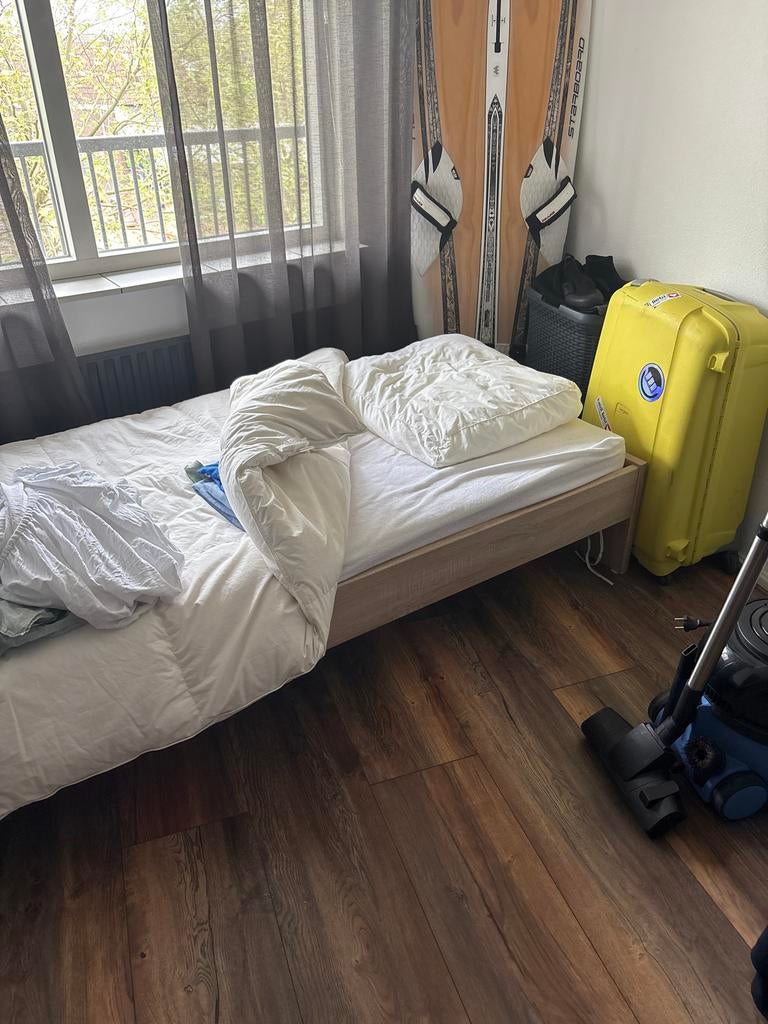 Eenpersoonsbed met lattenbodem en matras, Ophalen, Gebruikt, 90 cm, Eenpersoons