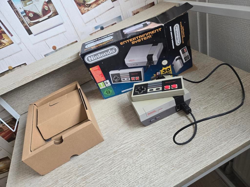Nintendo Classic Mini: NES, Spelcomputers en Games, Spelcomputers | Nintendo NES, Ophalen of Verzenden, Zo goed als nieuw, Met 1 controller