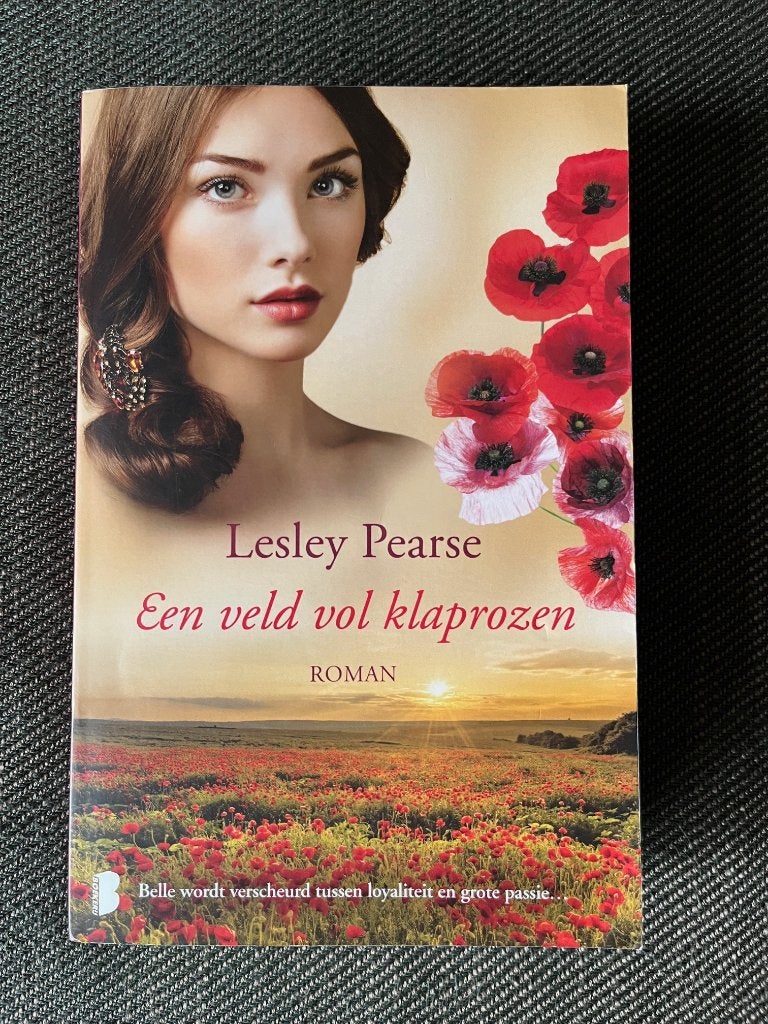 Lesley Pearse - Een veld vol klaprozen., Ophalen of Verzenden, Zo goed als nieuw, Lesley Pearse