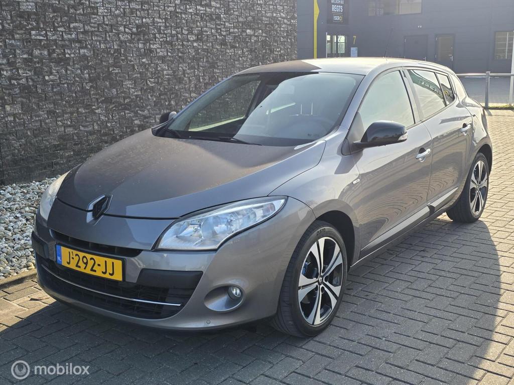 Renault Megane 1.4 TCe Bose - Trekhaak! 14 Maanden apk!, Voorwielaandrijving, Euro 5, Gebruikt, 4 cilinders