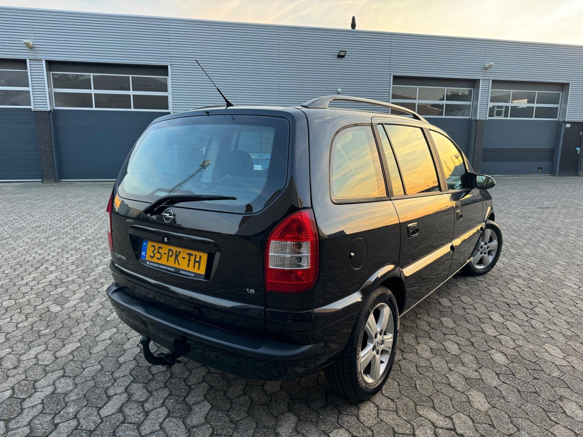 Opel Zafira 1.8-16V Maxx, AIRCO, CRUISE, NAP, NW APK, 125 pk, Gebruikt, 4 cilinders, Zwart