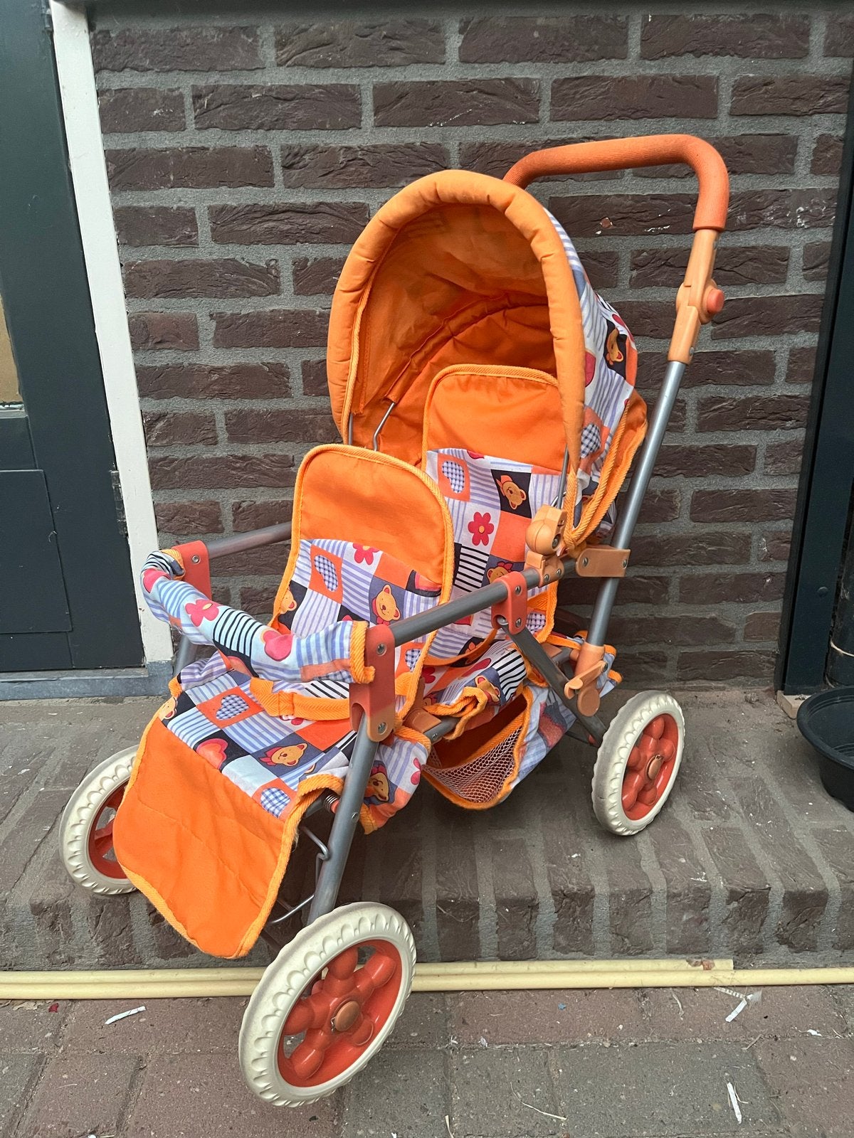 Leuke poppenwagen met vrolijk patroon, Ophalen of Verzenden, Gebruikt, Overige typen