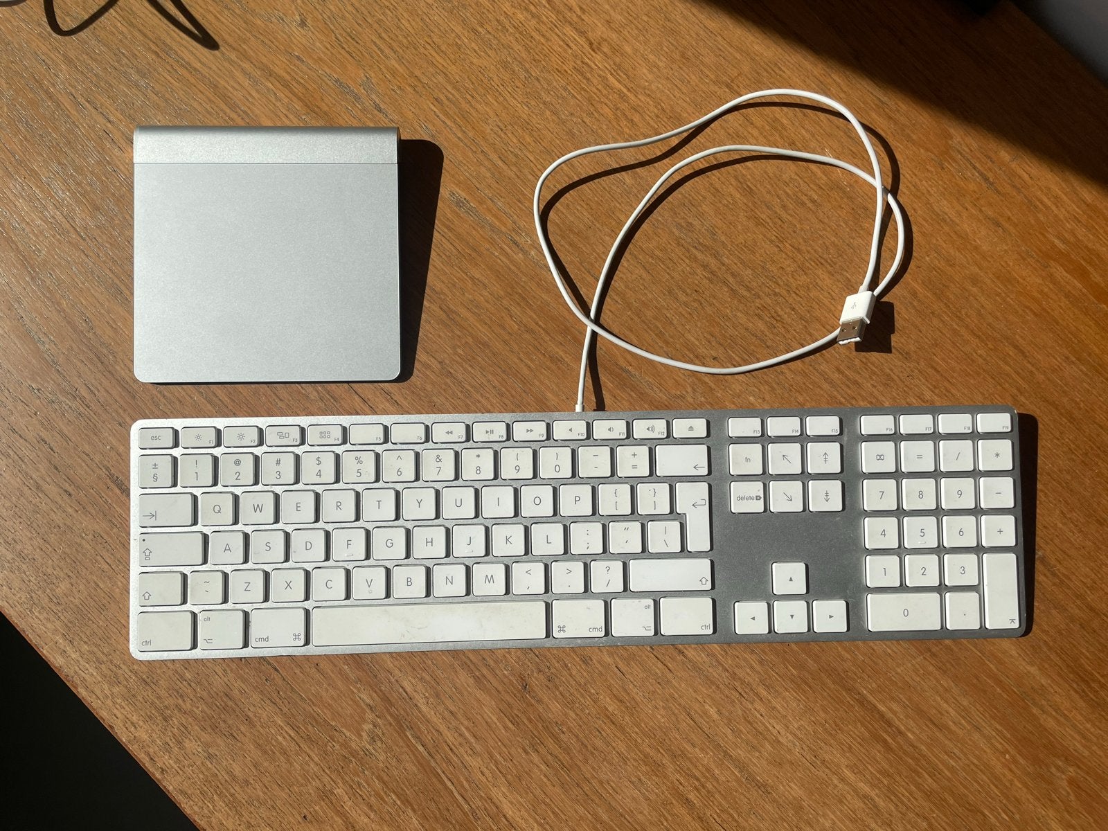 Apple Magic Trackpad (A1339) - Draadloos Touchpad, Computers en Software, Muizen, Gebruikt, Trackpad, Draadloos, Ophalen