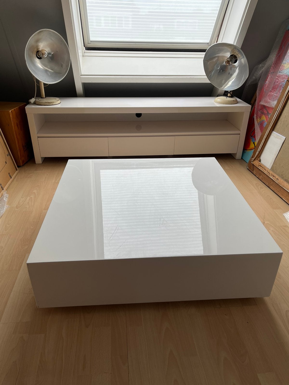 Tv meubel wit hoogglans 190 (b) x 39 (d) x 50 (h) met laden, Huis en Inrichting, Slaapkamer | Complete slaapkamers, Ophalen, Gebruikt