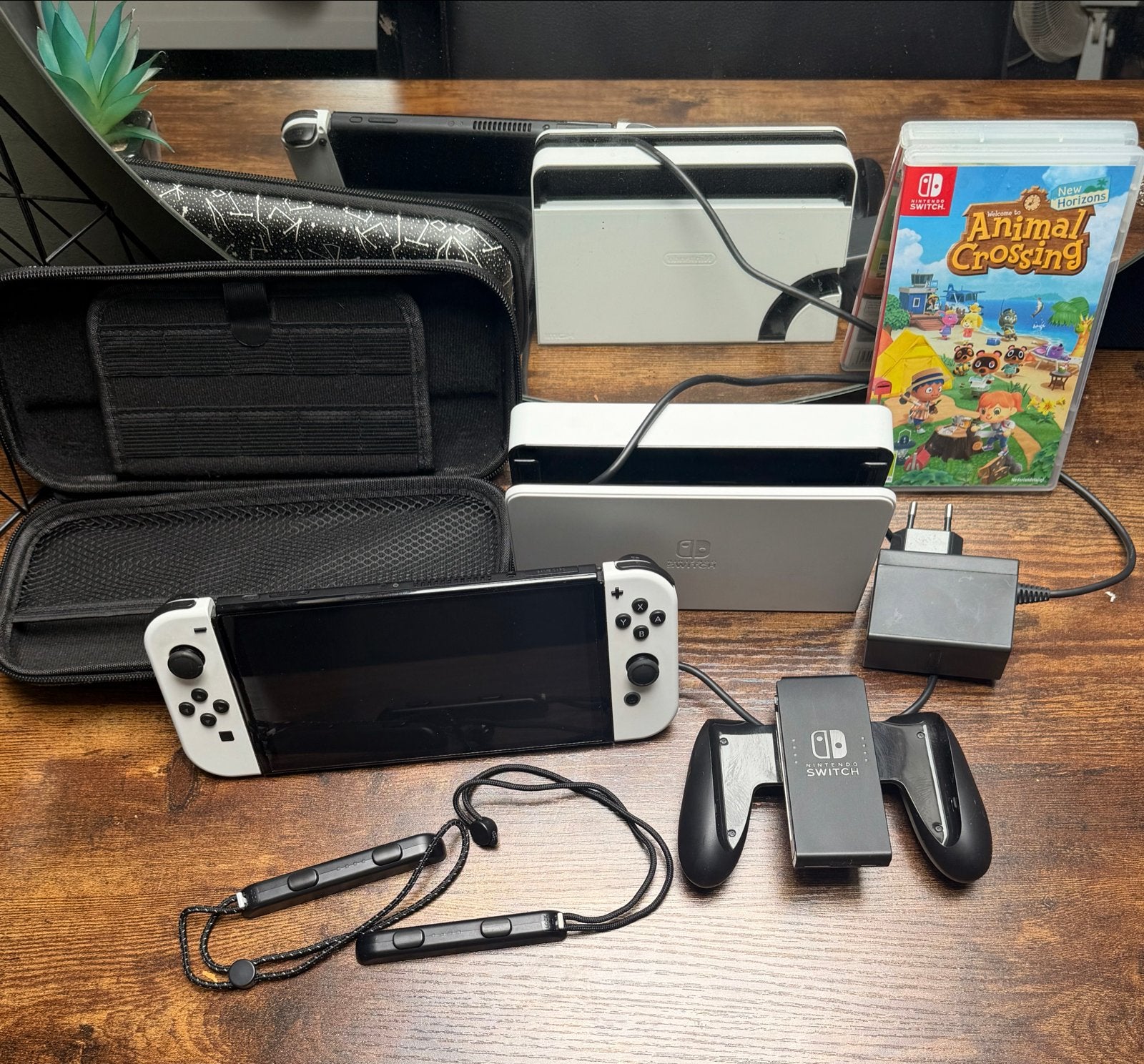 Nintendo Switch OLED met Animal Crossing en accessoires, Met games, Met 2 controllers, Zo goed als nieuw, Switch OLED