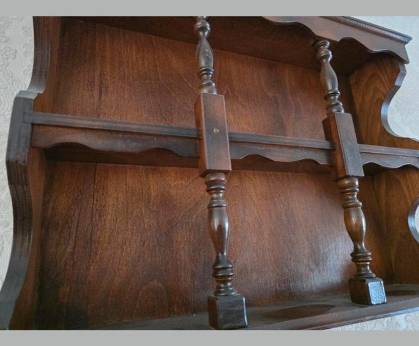 Vintage houten wandrek - Donkerbruin decoratief rek, Huis en Inrichting, Ophalen of Verzenden