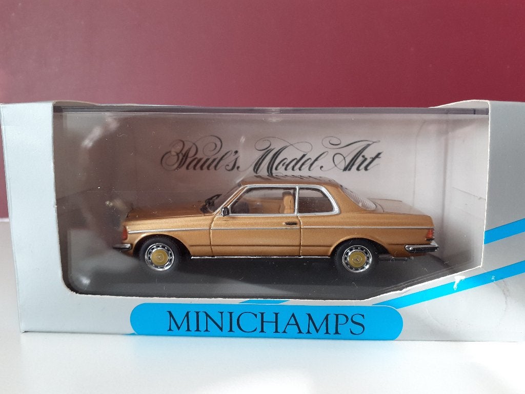 Mercedes-Benz W123 Coupe 230CE gold 1/43 Minichamps, Hobby en Vrije tijd, Modelauto's | 1:43, Ophalen of Verzenden, Nieuw, Auto