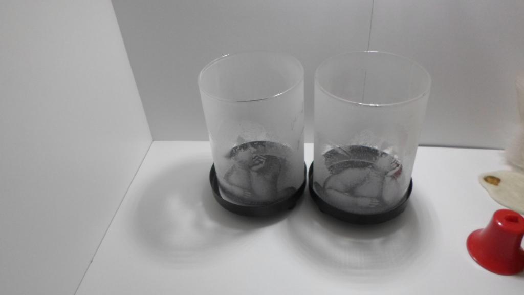 2 x glazen windlichten met engel, Ophalen of Verzenden, Gebruikt, Glas