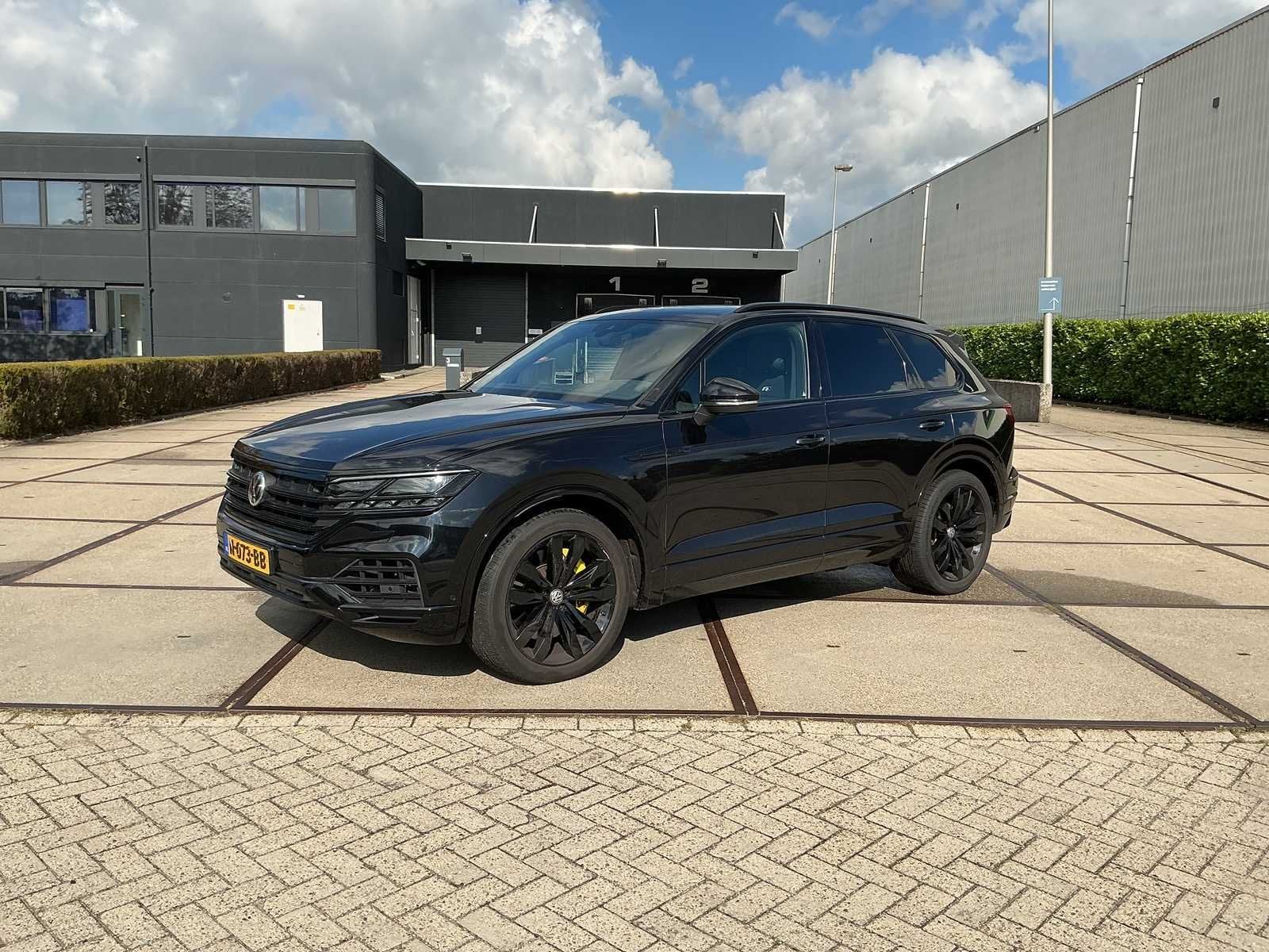 2019 - Volkswagen - Touareg - 4.0 TDI R-Line - Car, Auto's, Automaat, Gebruikt, Zwart, 11 km/l