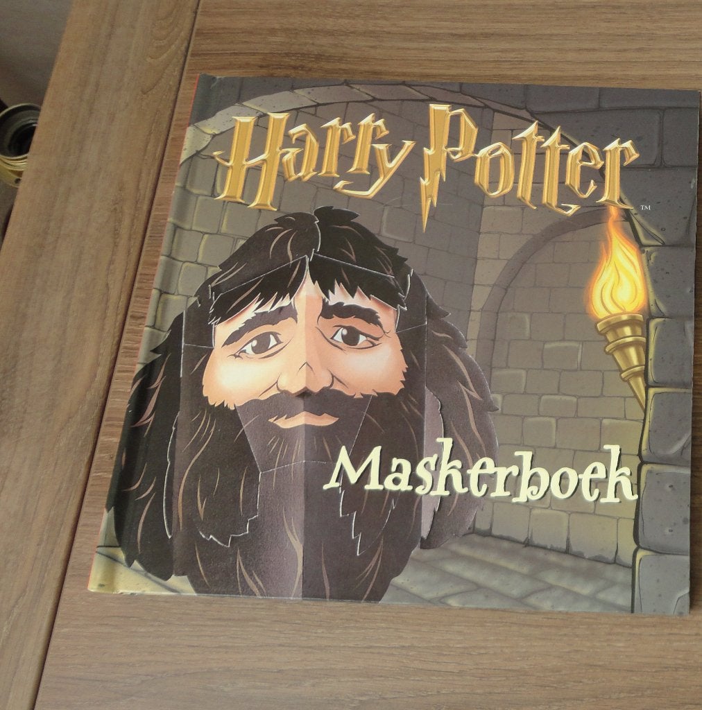 Harry Potter Maskerboek 5 MASKERS NIEUW, Ophalen of Verzenden, Nieuw, Boek of Poster