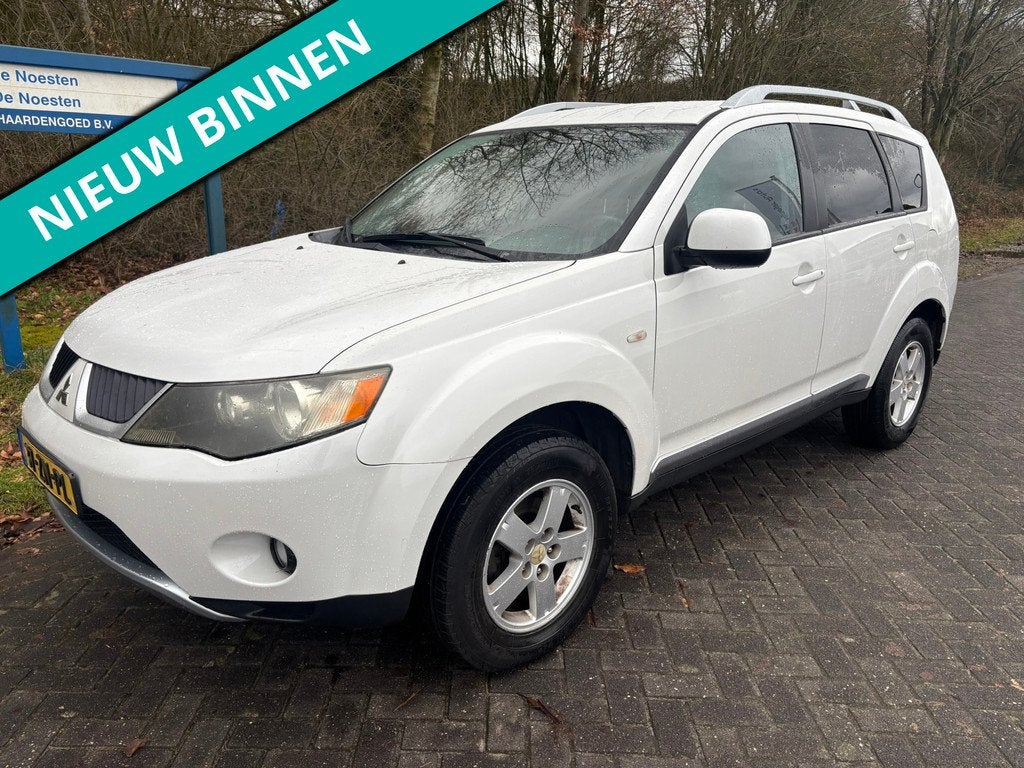 Mitsubishi Outlander 2.4 Intro Edition 2WD | Airco | Parkeer, Auto's, Mitsubishi, Voorwielaandrijving, 4 cilinders, 1465 kg, Wit