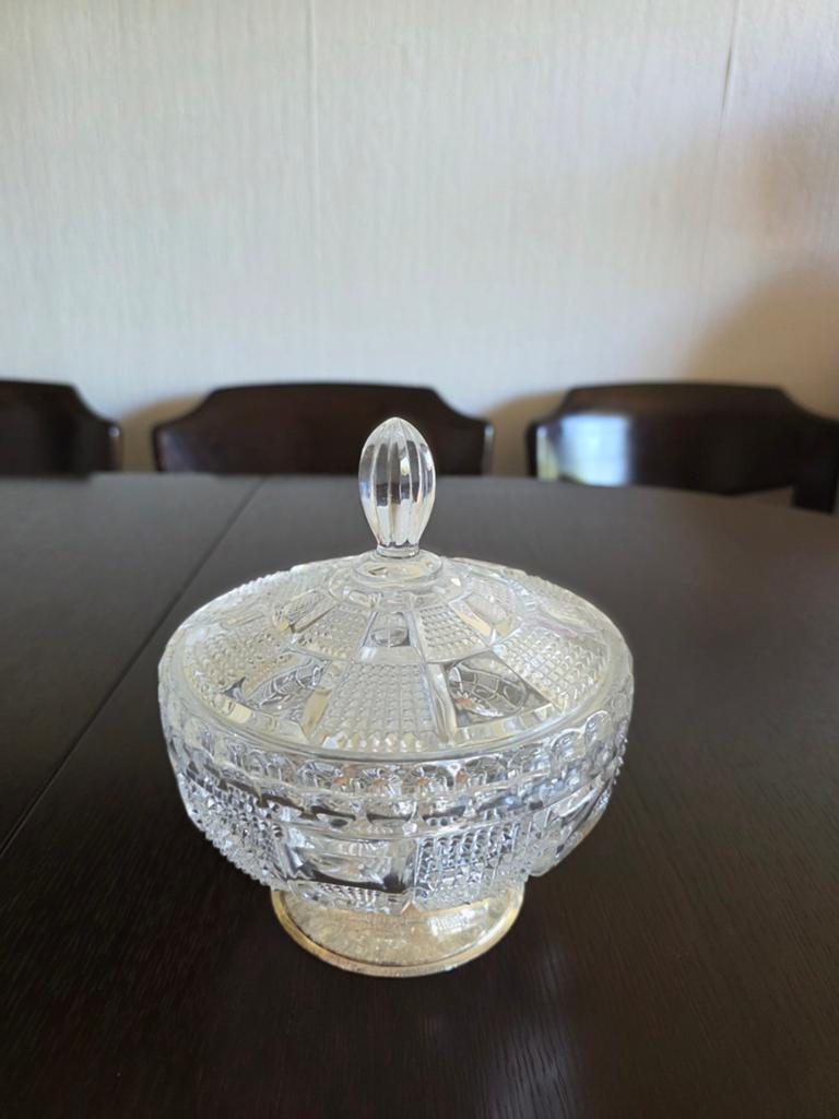 Decoratieve glazen schaal met deksel, Antiek en Kunst, Antiek | Glas en Kristal, Ophalen