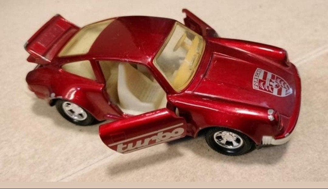 HELE MOOIE PORSCHE 911 TURBO 1/43 MATCHBOX SUPERKINGS, Ophalen of Verzenden, Auto, Matchbox