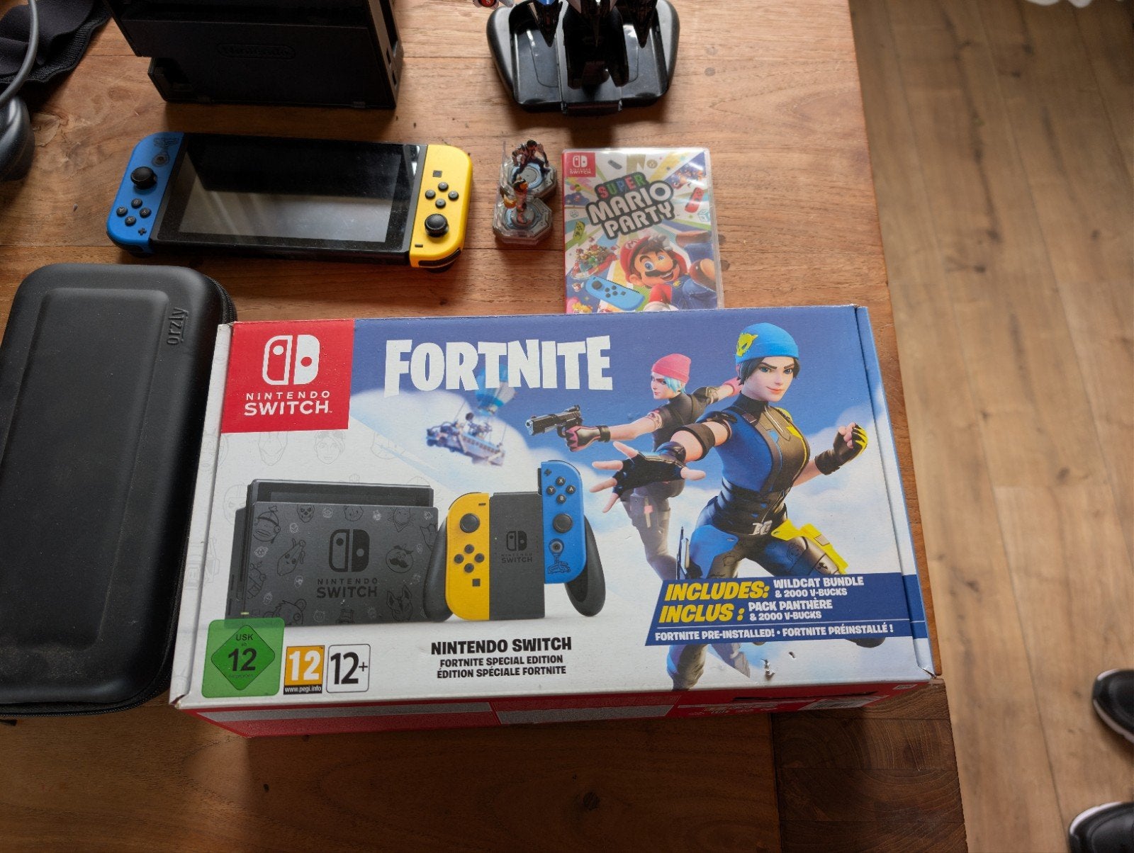 Nintendo Switch Fortnite Special Edition, Spelcomputers en Games, Ophalen, Met games, Zo goed als nieuw, Switch Original