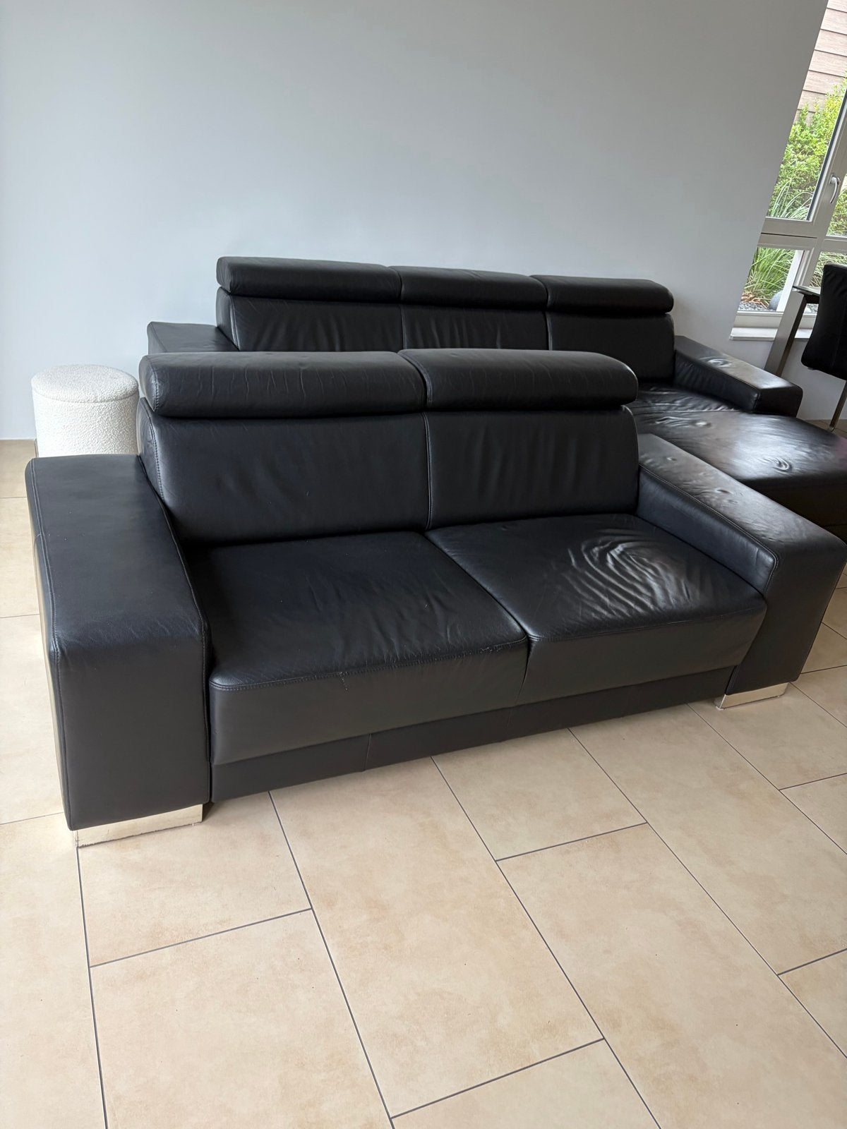 Zwarte lederen 2-zits en 3-zits bank met lounge en uitschuif, Gebruikt, 100 tot 125 cm, Hoekbank, 300 cm of meer