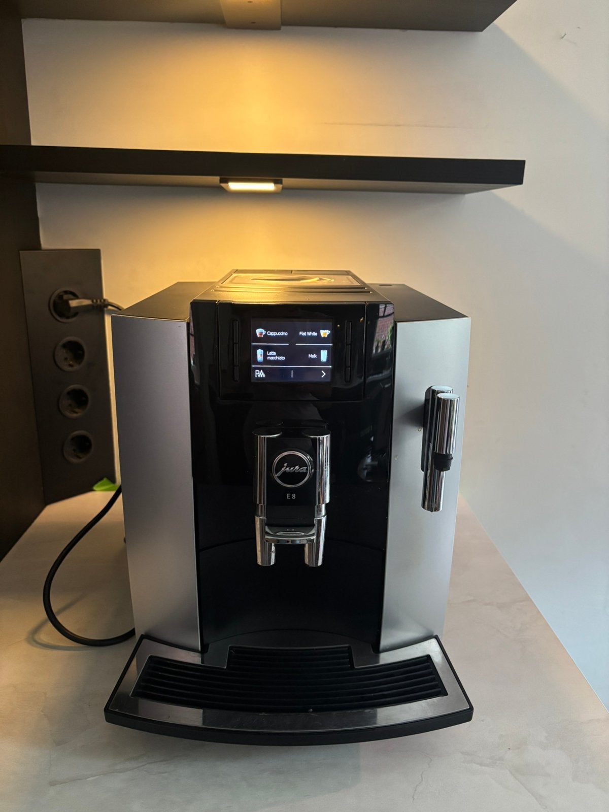 Jura E8, Ophalen, Afneembaar waterreservoir, Gebruikt, Koffiemachine