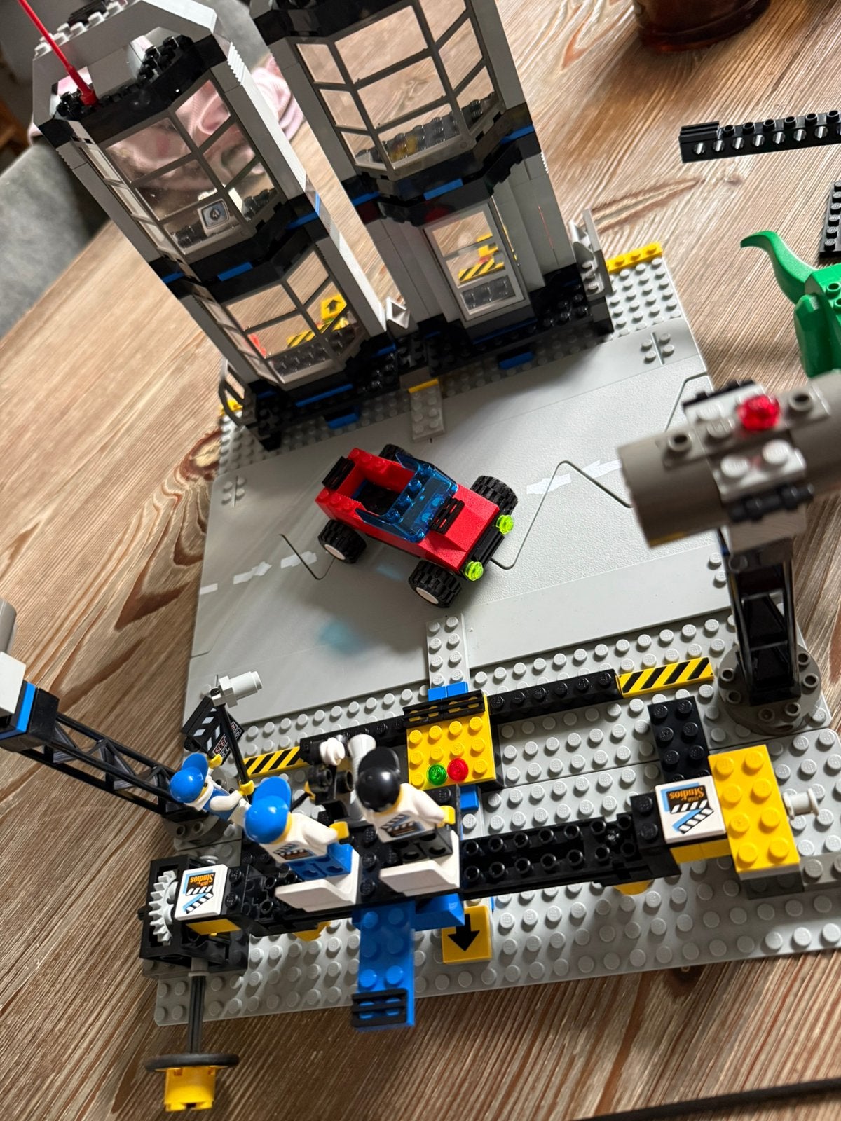 LEGO Steven Spielberg Moviemaker Set 1349-1 + Stunt Car 1353, Overige thema's, Lego, Ophalen of Verzenden, Zo goed als nieuw