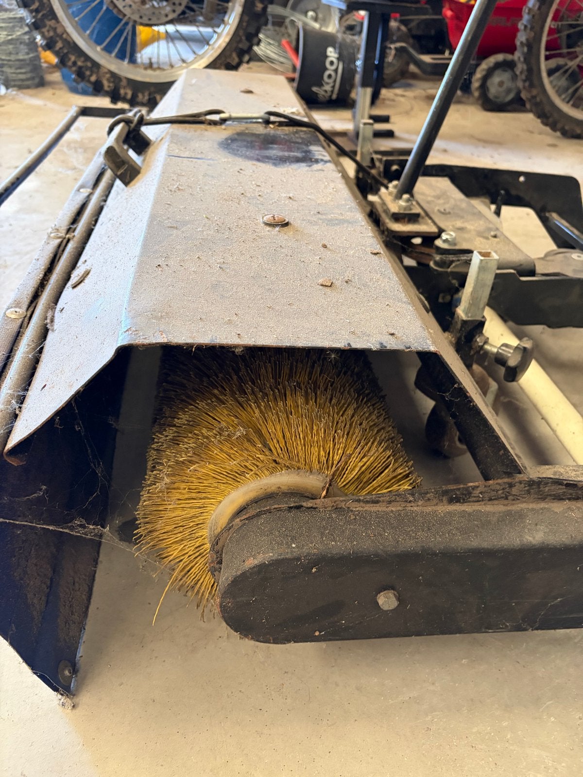 Gebruikte veegmachine voor diverse toepassingen, Ophalen, Gebruikt