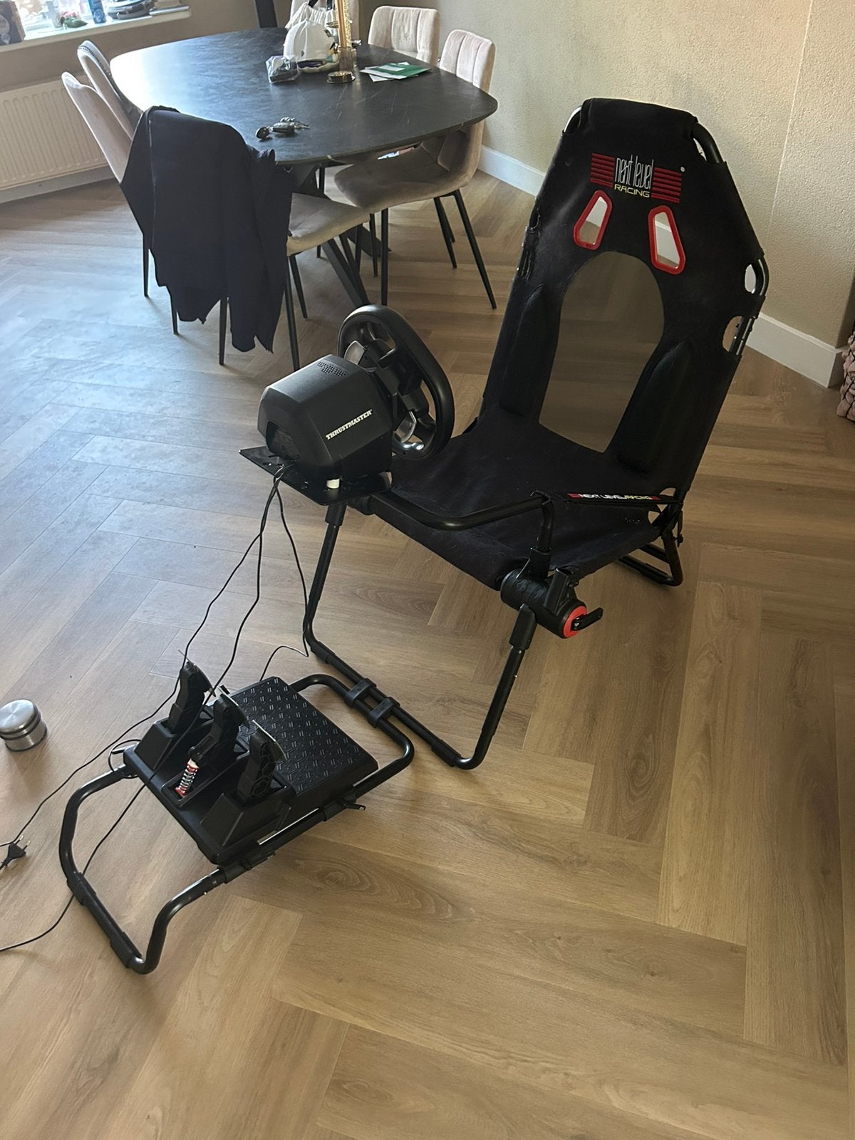 Thrustmaster T248-p racestuur + een inklapbare racestoel, Ophalen, Zo goed als nieuw