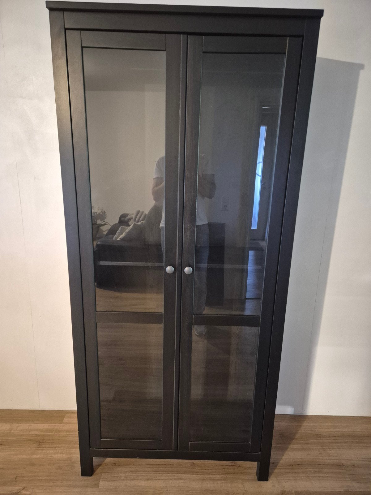 Mooie zwarte vitrine kast, Zo goed als nieuw, 150 tot 200 cm, 25 tot 50 cm, 50 tot 100 cm