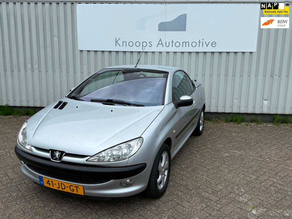Peugeot 206 CC 1.6-16V Automaat Kap defect, Auto's, Stof, Gebruikt, 4 cilinders, Cabriolet