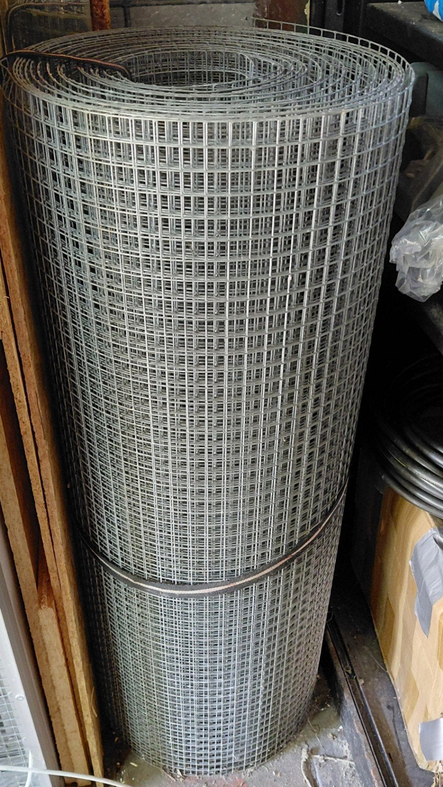 Rol gaas 19x19 mm 1 mtr. Breed 14.3 mtr. Lang, Ophalen, Zo goed als nieuw, Metaal, Volière
