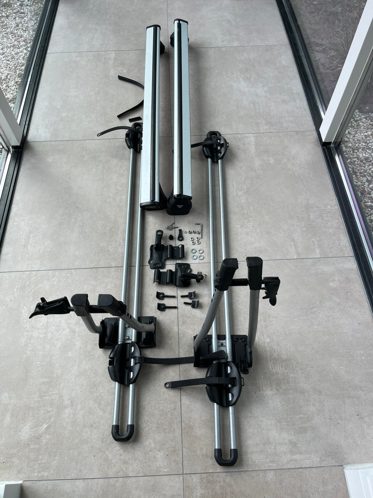 Dakdragers Tesla (Farad) + Thule fietsendragers, Auto diversen, Fietsendragers, Ophalen, 2 fietsen, Gebruikt, Dakdrager