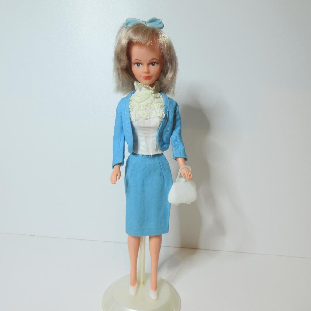 Mooie Tressy Barbie pop in originele blauw outfit, Verzamelen, Ophalen of Verzenden, Gebruikt, Pop
