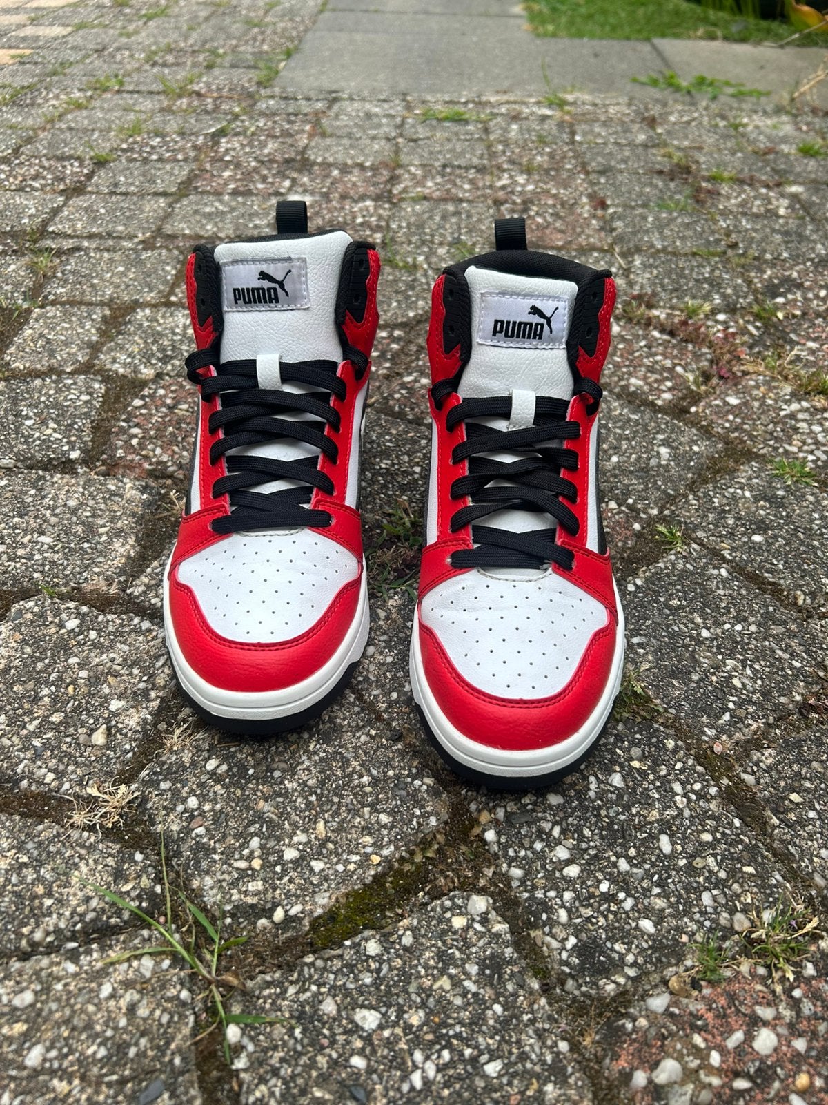 Rood wit en zwarte puma rebound v6 sneakers, Ophalen, Overige kleuren, Sneakers of Gympen, Zo goed als nieuw