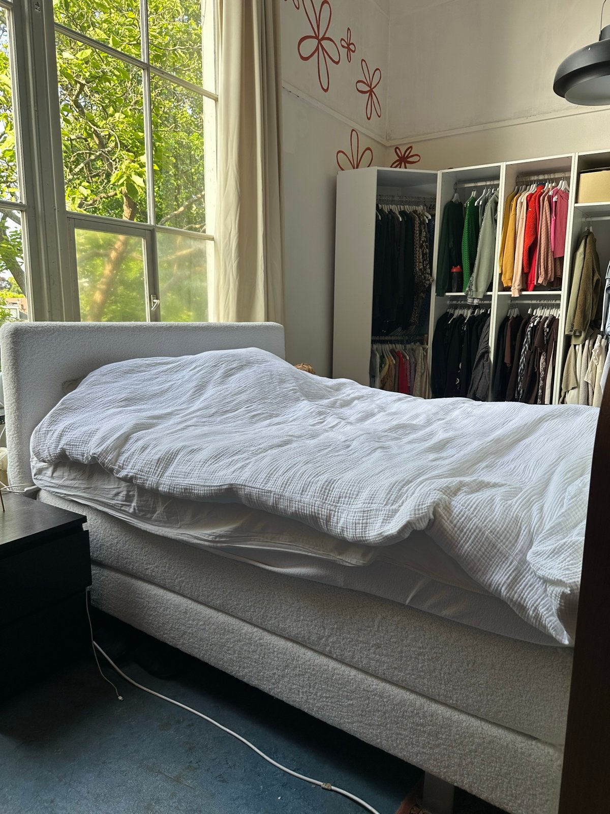 Comfortabel tweepersoonsbed met teddy stof, Ophalen, Gebruikt, Wit, Tweepersoons