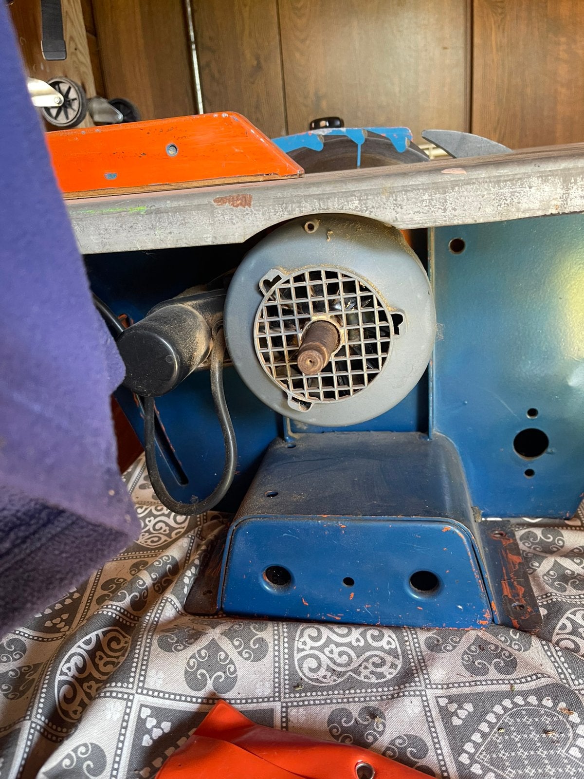 Cirkelzaagmachine tafelmodel, Doe-het-zelf en Verbouw, Gereedschap | Zaagmachines, Ophalen, Zo goed als nieuw, Afkortzaag, 30 tot 70 mm