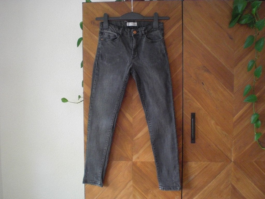 Prachtige Broek/jeans van ZARA. Maat 152, Kinderen en Baby's, Kinderkleding | Maat 152, Broek, Gebruikt, Meisje, Ophalen of Verzenden