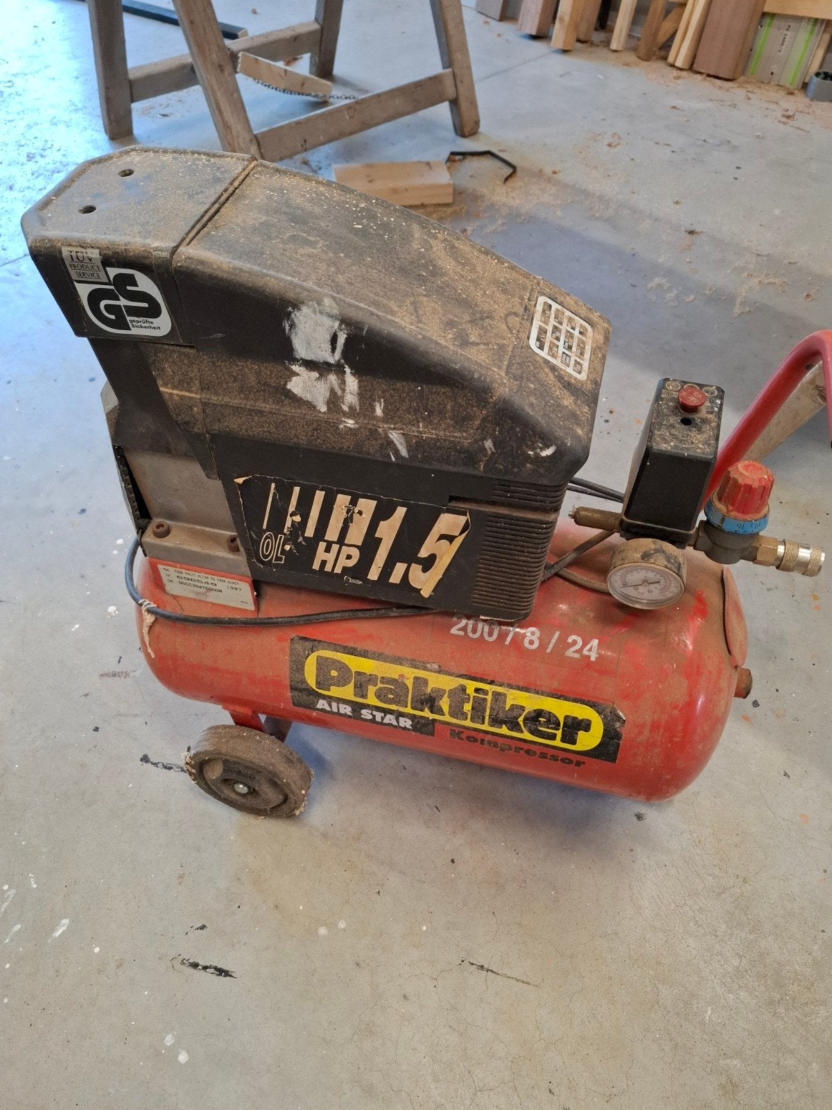 Compresor, Doe-het-zelf en Verbouw, Compressors, Ophalen, Gebruikt, 6 tot 10 bar, Minder dan 200 liter/min