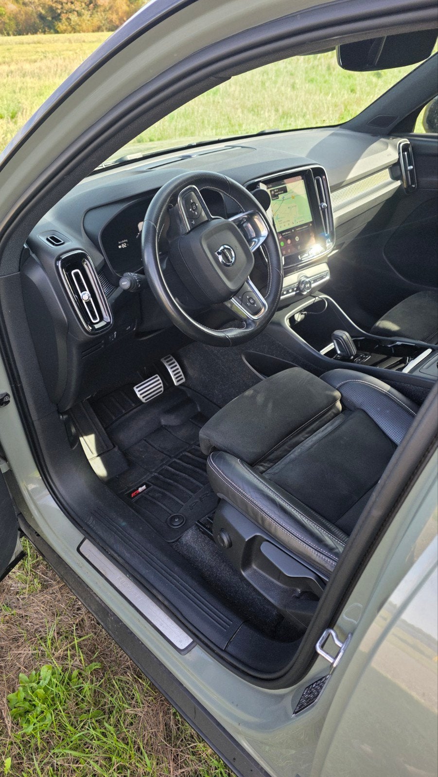 Foto 12 van volvo xc40 R-design P8 Recharge 408 pk