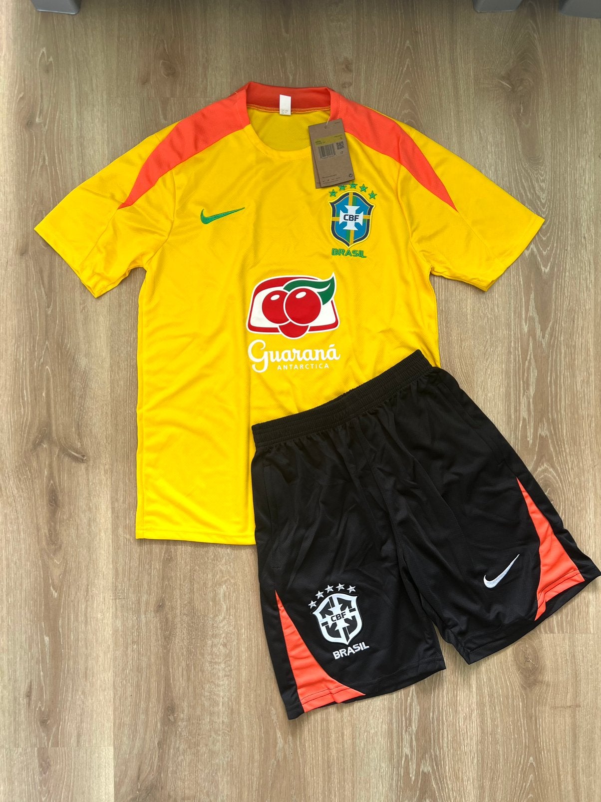 Brazilië trainingsset Nike geel  Maat S, Geel, Nieuw, Ophalen of Verzenden, Nike