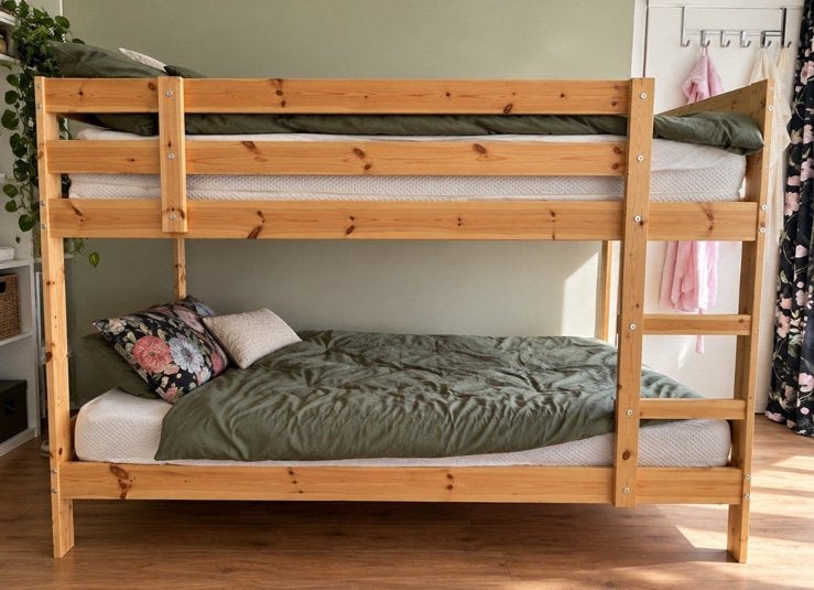 Ikea mydal stapelbed met 2 matrassen - zo goed als nieuw, Ophalen of Verzenden, Zo goed als nieuw, Stapelbed