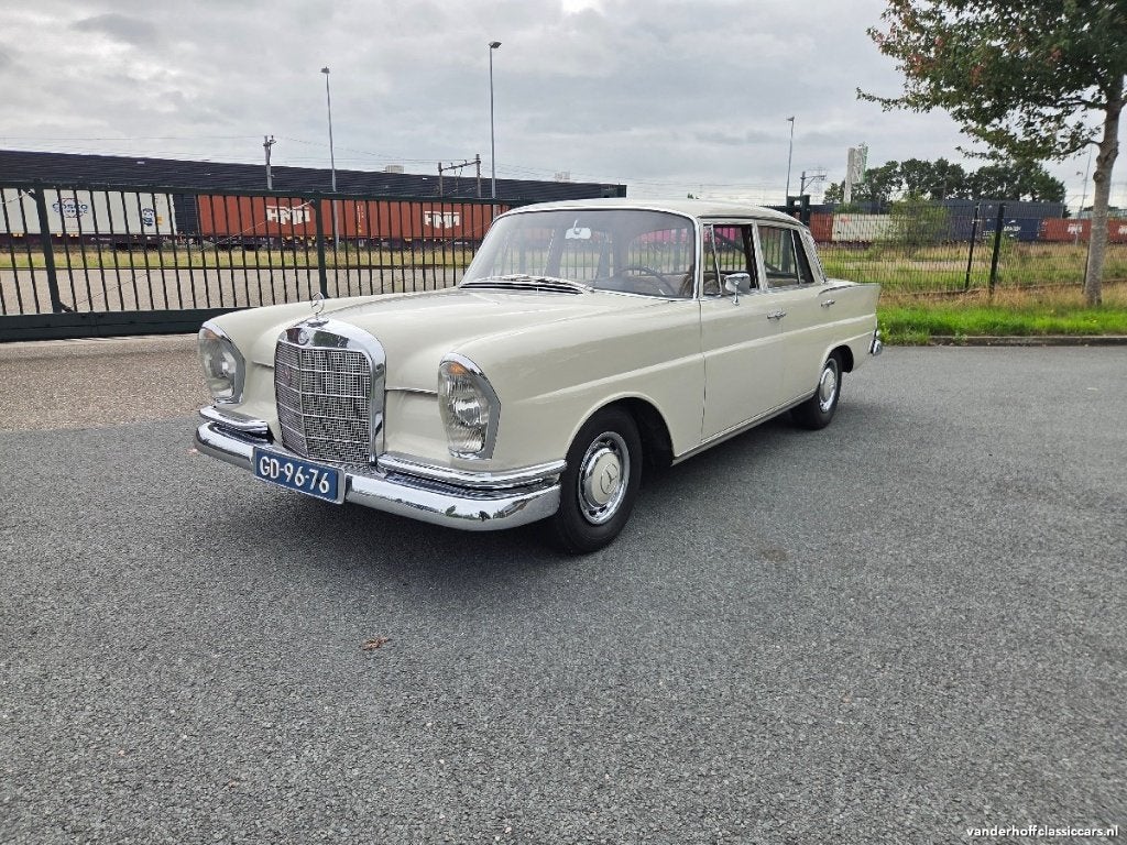 Mercedes-Benz S-Klasse 2.2 220 S 1961 Grijs, Auto's, 1305 kg, Beige, Origineel Nederlands, Handgeschakeld