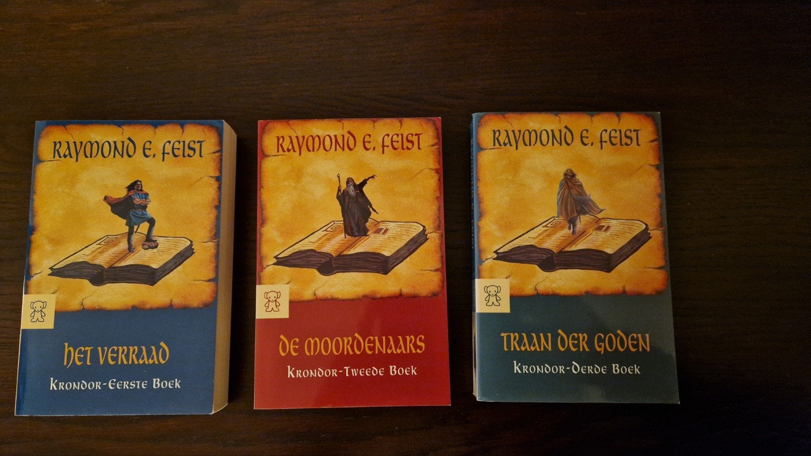 Raymond E. Feist - Krondor Trilogie (3 boeken), Boeken, Ophalen, Gelezen, Raymond E. Feist