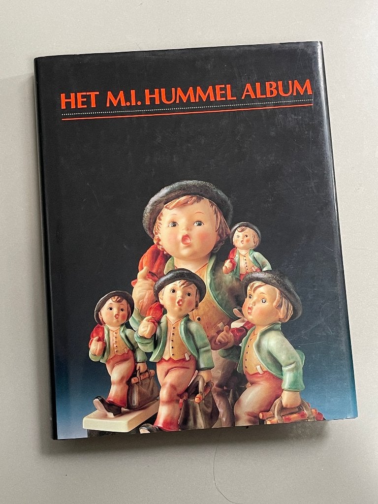 Het M.I. Hummel Album (Goebel) (1994), Verzamelen, Ophalen of Verzenden, Zo goed als nieuw, Overige typen