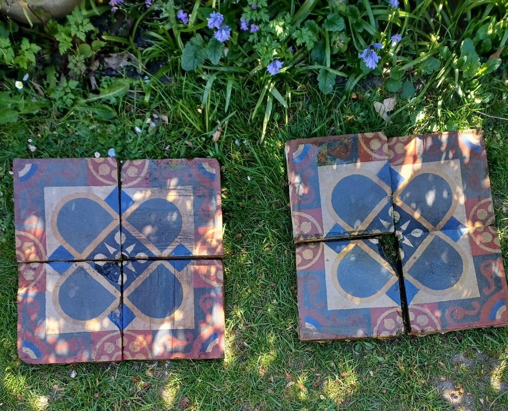 8 oude cementtegels, Ophalen, Gebruikt, Hout