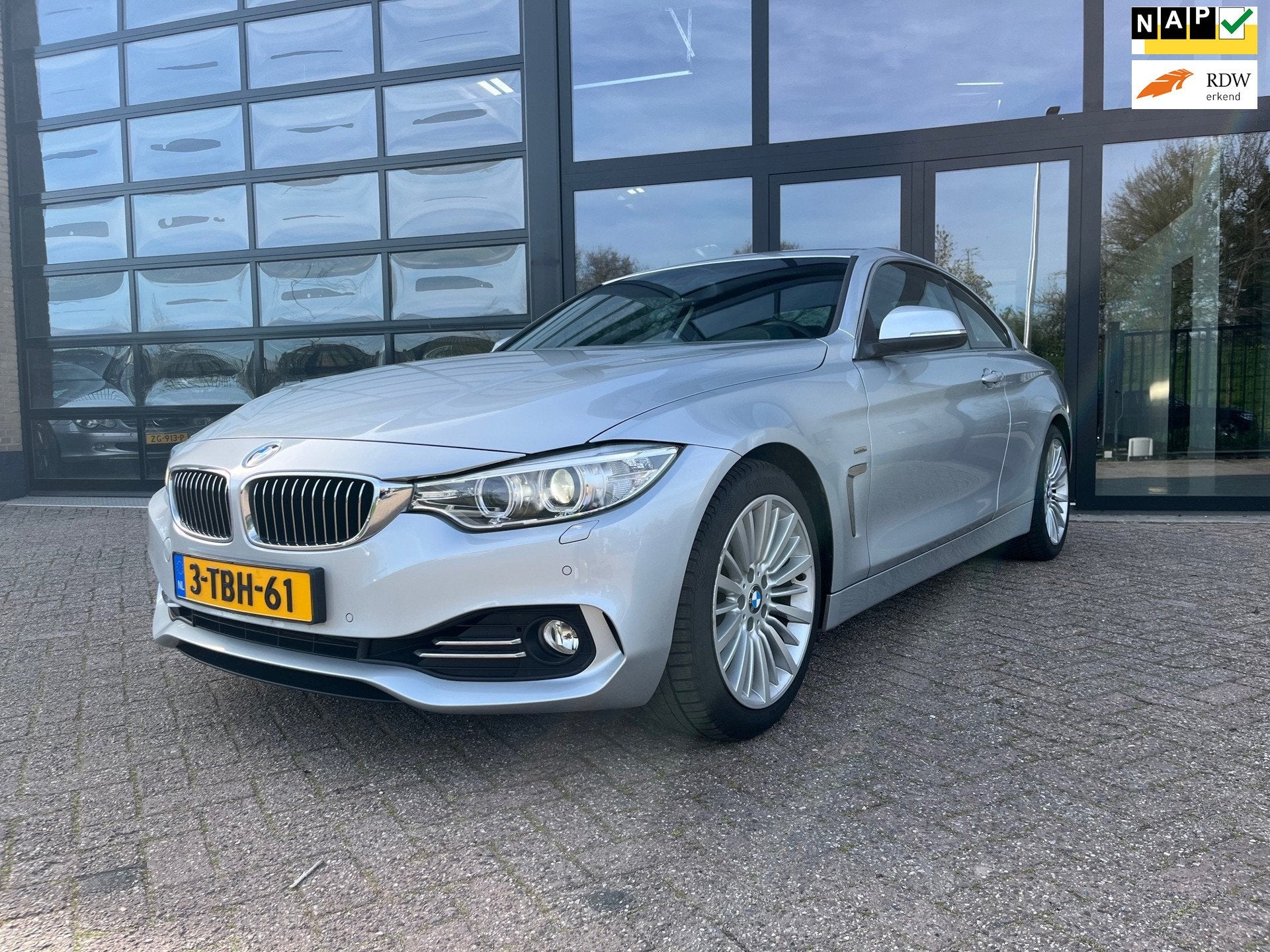 BMW 4-serie Coupé 428i Executive Luxury, Leer Xenon, Auto's, 745 kg, Gebruikt, 4 stoelen, Handgeschakeld