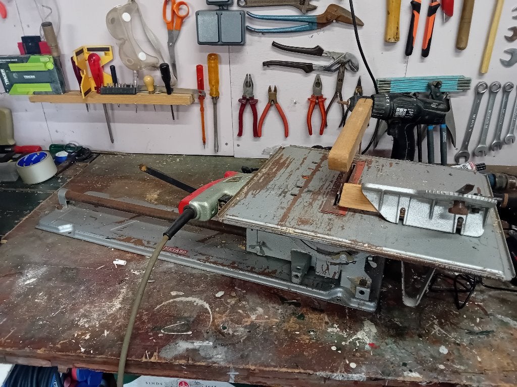 Oude, goed werkende tafel zaagmachine, Metabo, Doe-het-zelf en Verbouw, Ophalen, Gebruikt, Afkortzaag, 30 tot 70 mm